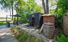 86, Bed&Outdoor Wellness - Sauna, Hottub, Icebath&Outdoor Shower included!